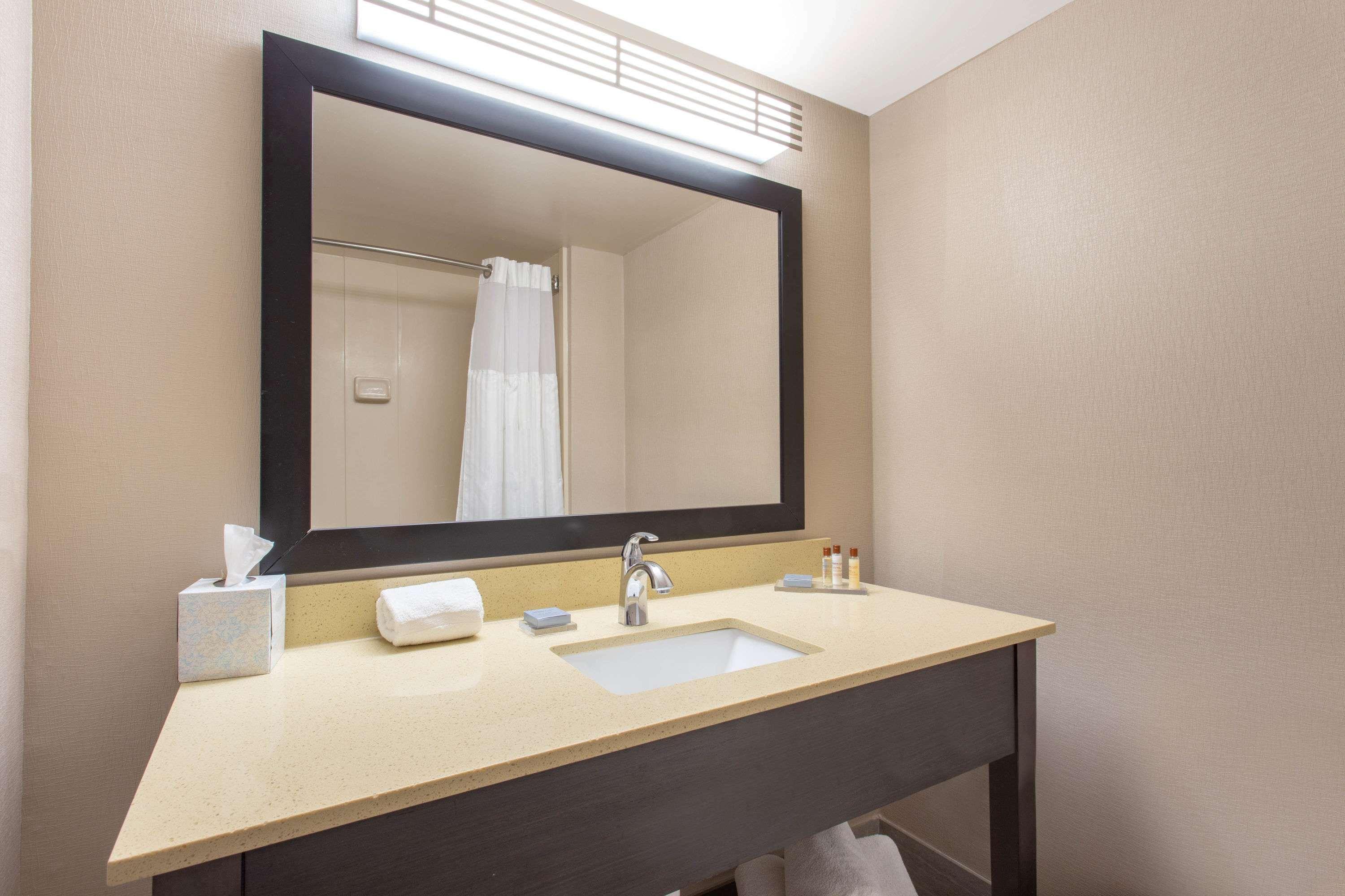 Hotel Wingate By Wyndham Indianapolis Airport Plainfield Exterior foto