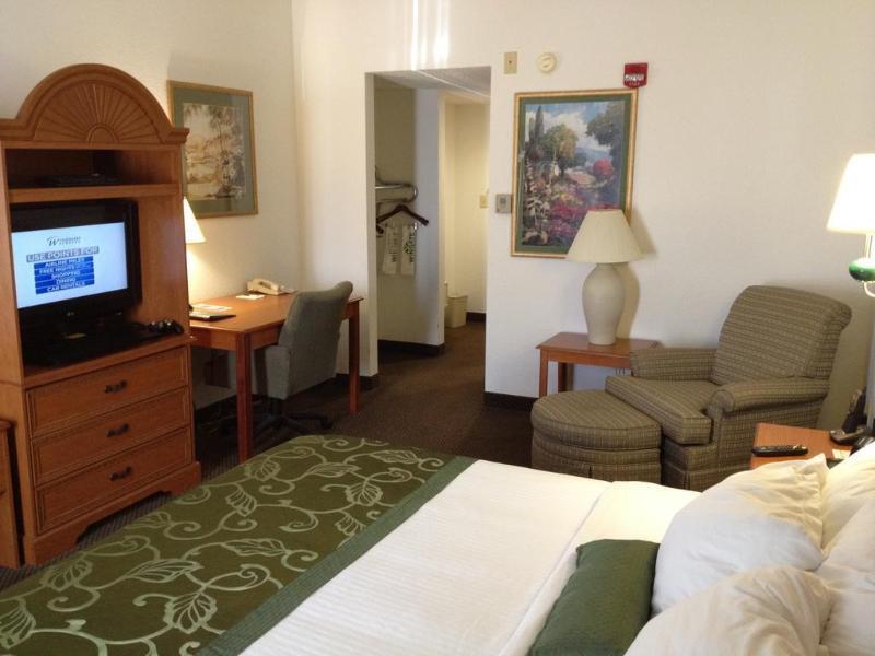 Hotel Wingate By Wyndham Indianapolis Airport Plainfield Exterior foto